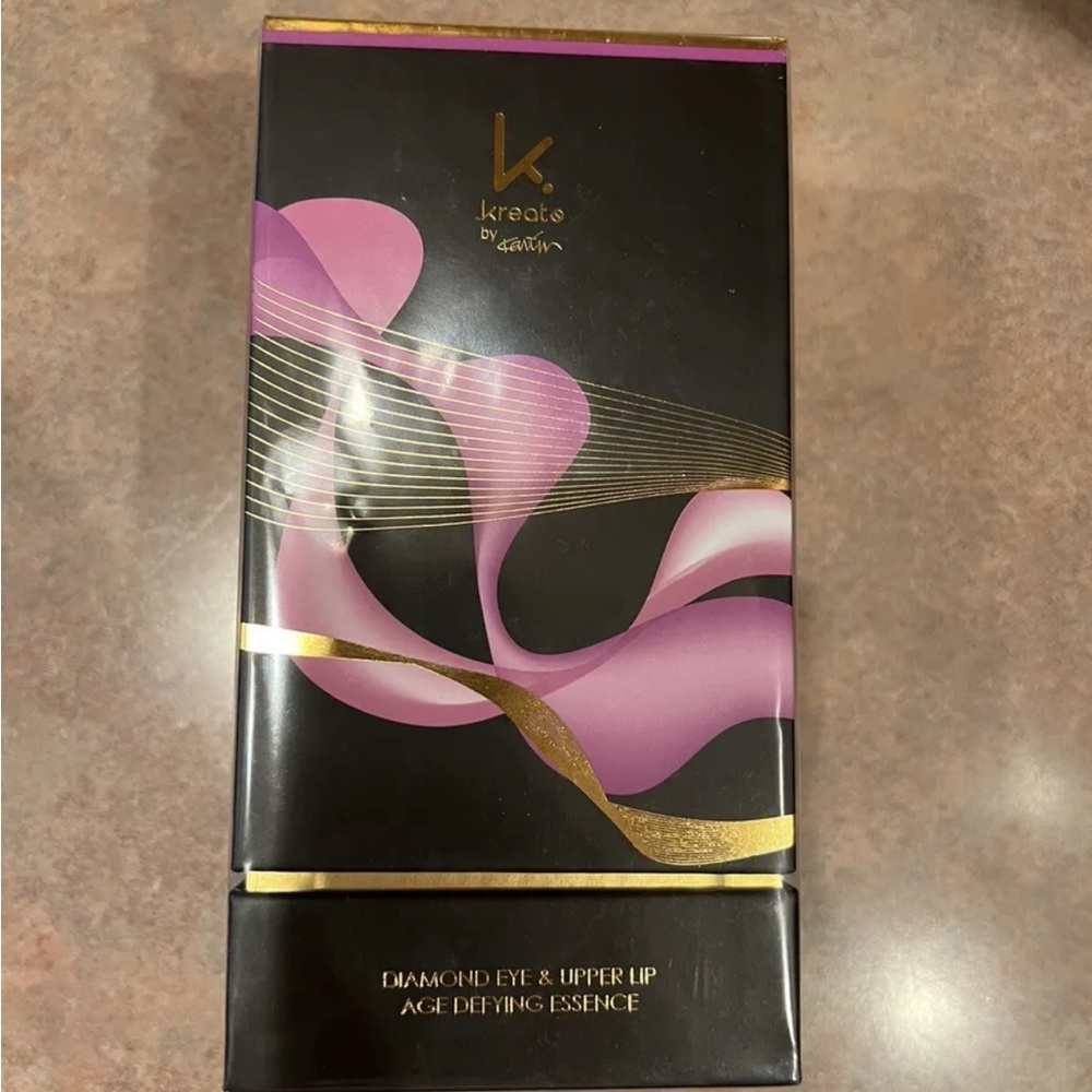 Diamond Age Defying Lip and Eye Cream